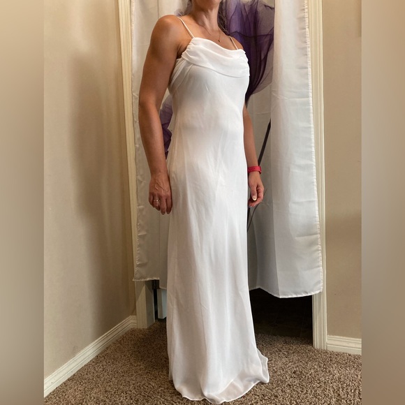 NWOT Wedding or Formal Gown Size XL (approx size 12 equivalent) - Picture 14 of 15